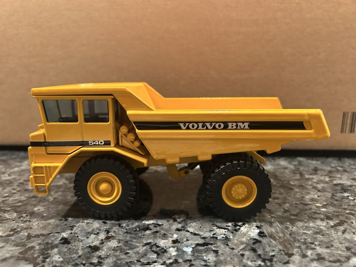 Joal Kit di modellismo & Modellini statici: Volvo BM , 1:50 , Joal – Nuovo (secondo la descrizione) da Horw venduto da Tigercat635 3