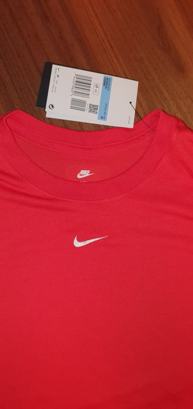 Nike T-shirt: Top Nike  - M - Neuf – Nuovo e nell'imballaggio originale da St-Sulpice VD venduto da juhdu 4