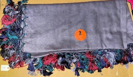 Schal 112 cm.X 98 cm. Baumwolle (Nr.2) grau