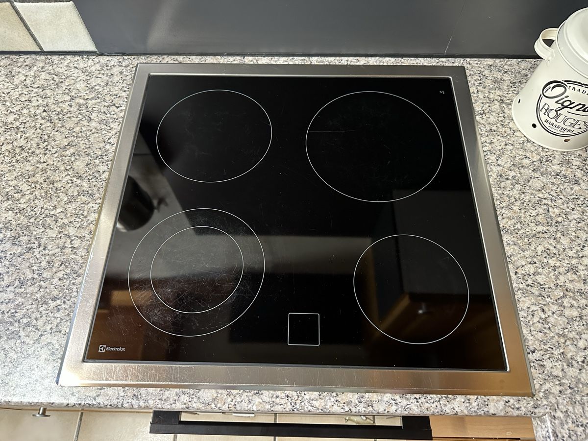 Cucine complete: Gebrauchte Küche mit Geräten, Guter Zustand – Usato da Schafisheim venduto da Minulein 4