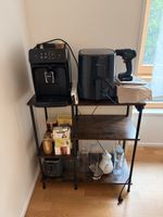 Küchenregal mit Steckdose