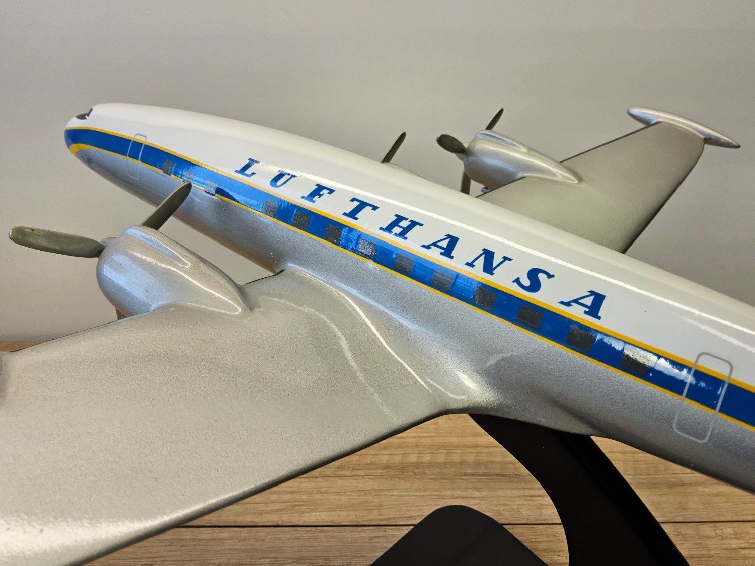 Lockheed Kit di modellismo & Modellini statici: Lufthansa __ Lockheed L-1049 Super Constellation _ 1:48 52cm – Usato da Uerikon venduto da Airport68 3
