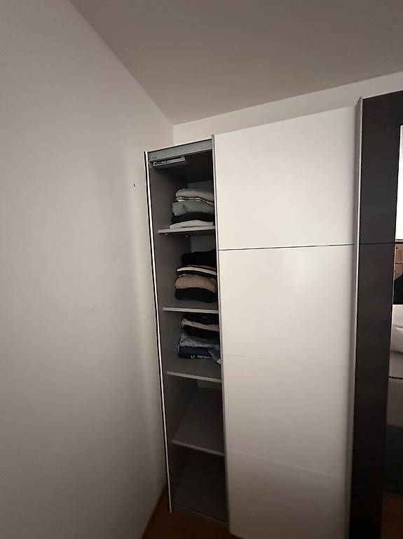 Armoires: Kleiderschrank – D'occasion à Zürich par artflck 1