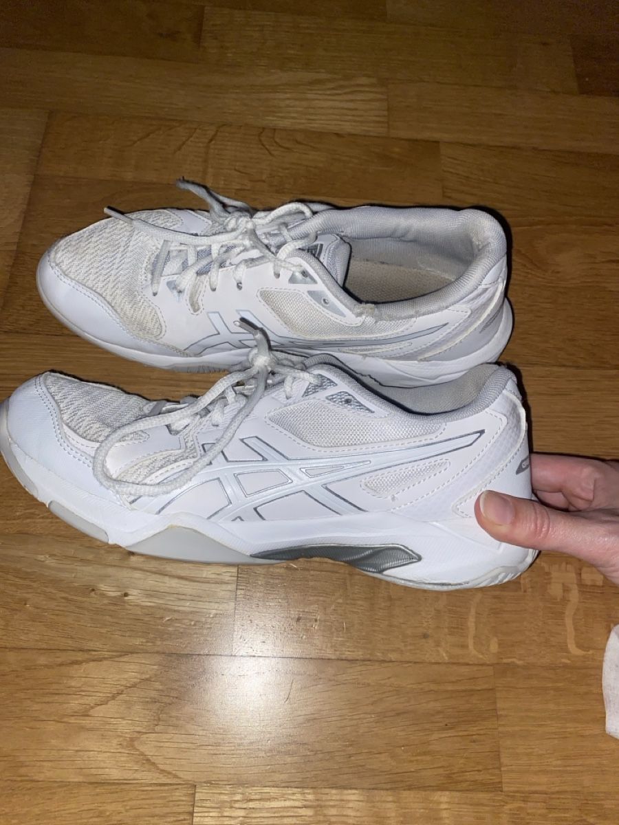 Asics Scarpe da uomo: Asics Gr. 39.5 – Usato da Bowil venduto da Flaviiiiia 1