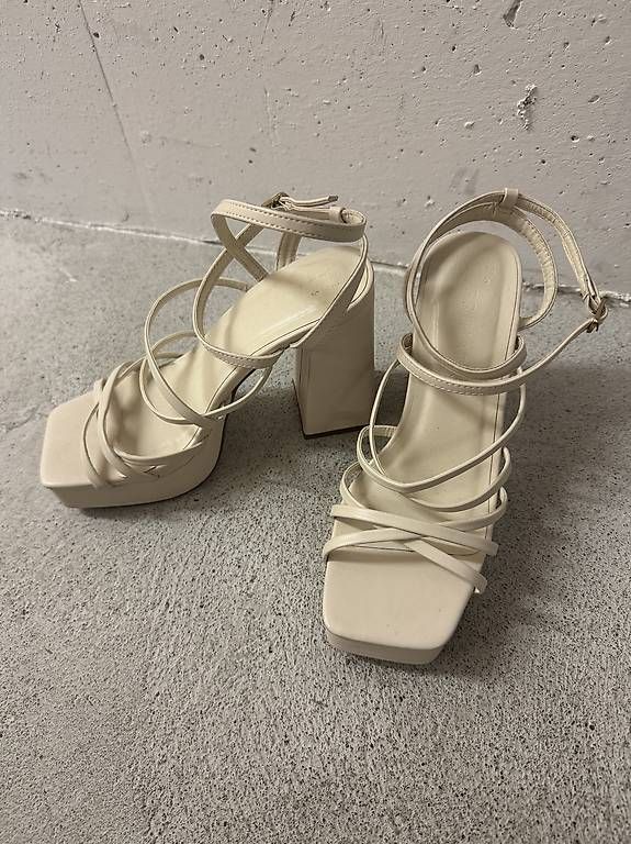 Scarpe da donna: High Heels, Gr. 36 weiss – Usato da Uster venduto da cynale