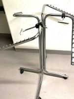 Garderobenständer aus Stahl