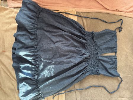 Sommerliches Kleid mit Rüschen im Denim look. Gr S / M
