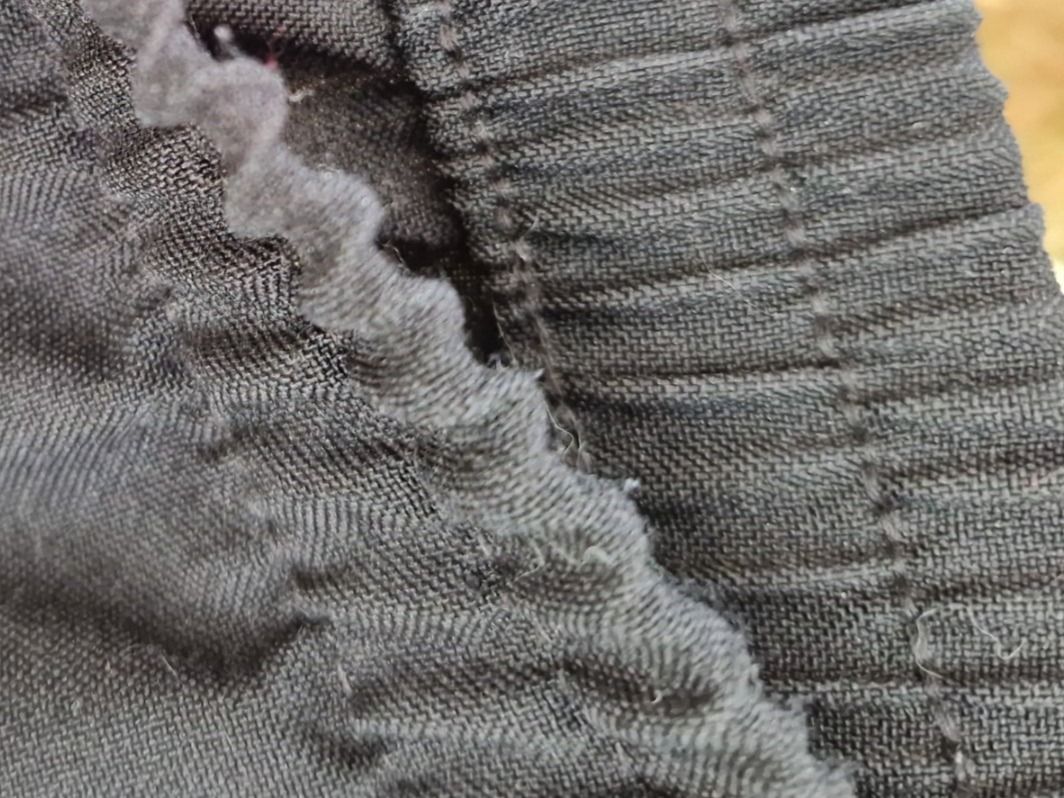 Pantalons: Hose Stoff schwarz mit Gummizug-Bund,Gr. 38 – D'occasion à Siblingen par Vany_McDougall 4