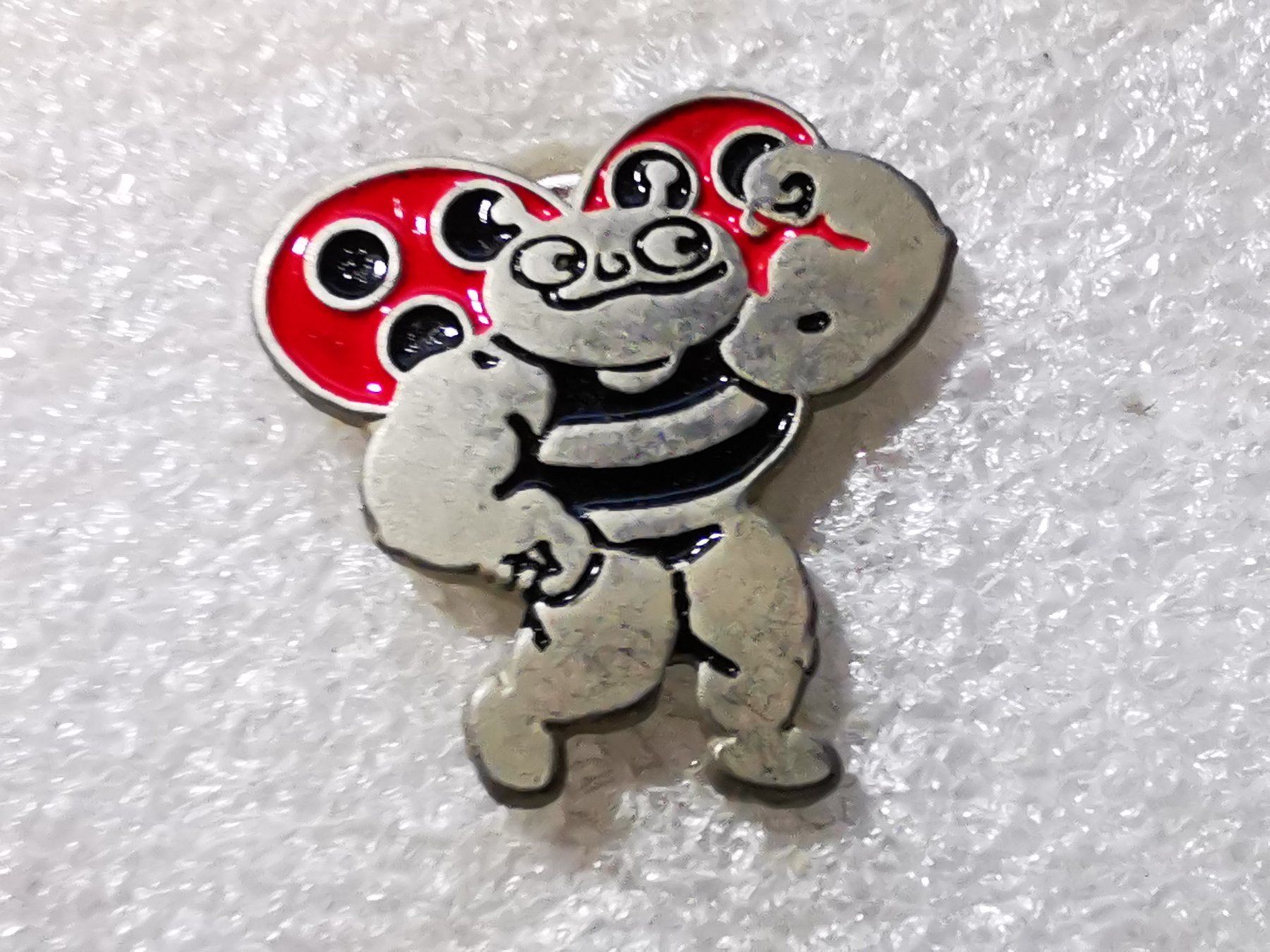 Placchette & Badge: Ansteckpin 51: Sonntagsblick – Usato da Oppligen venduto da Pin-Fall-Shop