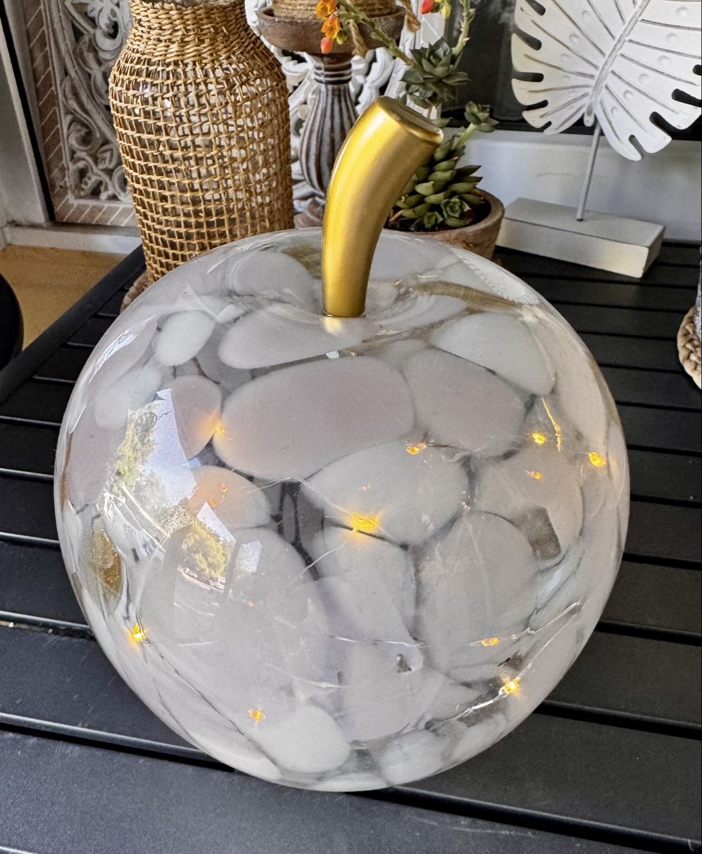 Lampade: Déco Pomme lumineuse décorative originale – Usato da Lausanne venduto da Flomag 1