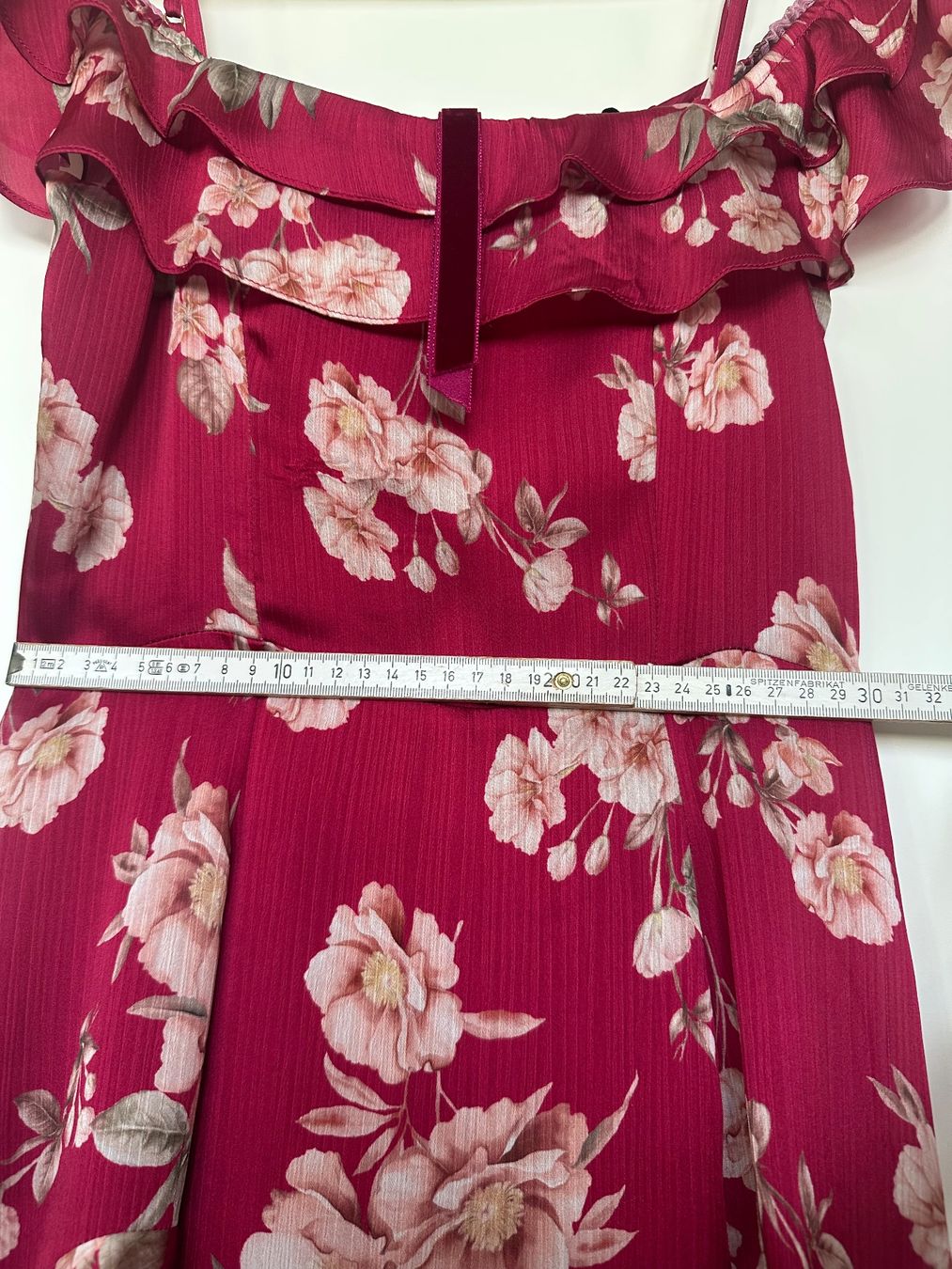 Guess Kleider: Guess Kleid – Gebraucht aus Zürich von ong8 4