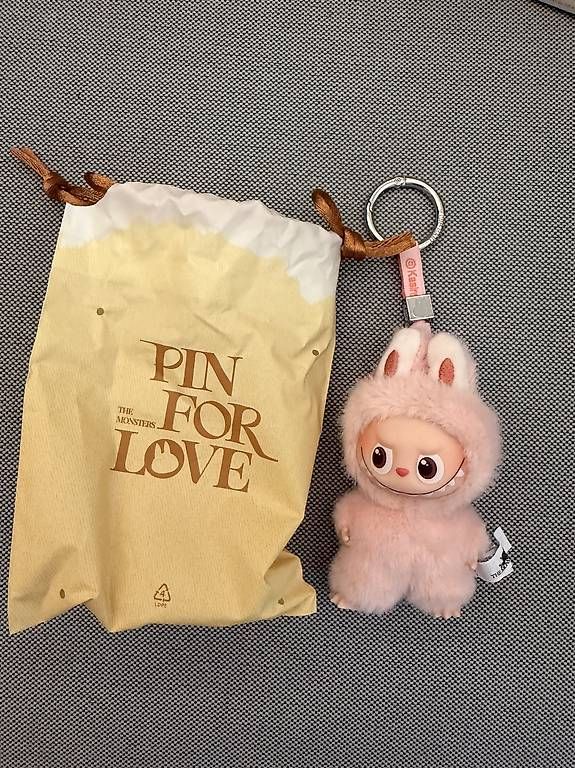 Statuette: Pin for Love LABUBU – Usato da Belp venduto da oxana_rainbow 2