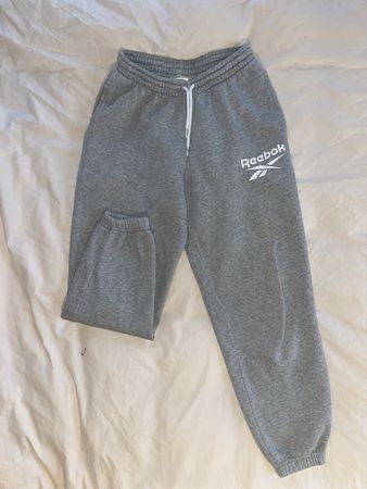 Graue Reebok Jogginghose, Grösse S, Top Zustand!