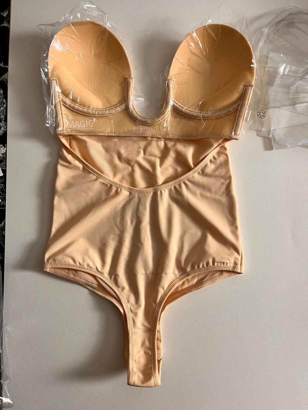 Altra biancheria intima: Shaping Stringbody MAGIC BODYFASHION, Grösse A – Nuovo (secondo la descrizione) da Rudolfstetten venduto da gst_g7xl 1