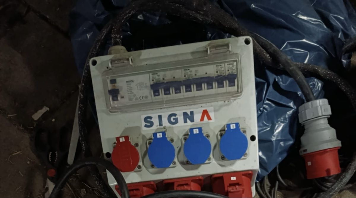Elektrotechnik: Stromverteiler Signa – Gebraucht aus Biel/Bienne von Husseinsheikho