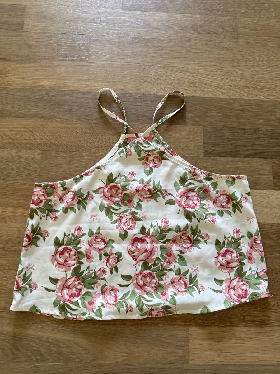 Top: Damen Top Blumenmuster Grösse S neuwertig – Nuovo (secondo la descrizione) da Basel venduto da selinalivia