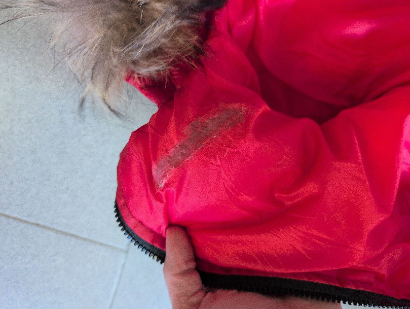 Moncler Mäntel: Moncler Mantel Grösse 3 rot mit Flecken – Gebraucht aus Rueun von nic_rmc6 5