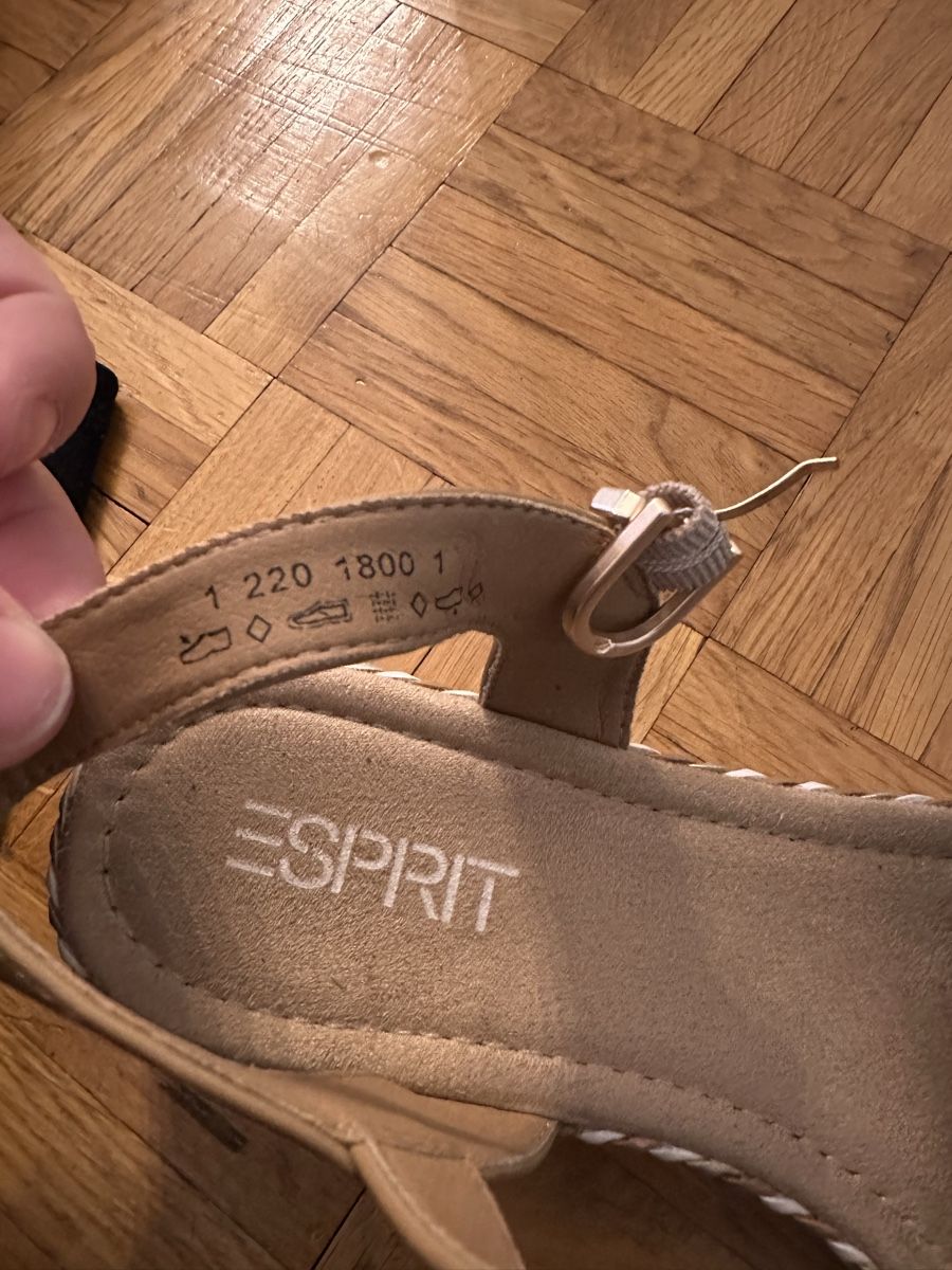 Esprit Chaussures femmes: Esprit Sandalen Gr. 38 – D'occasion à Neuenhof par prada010 4