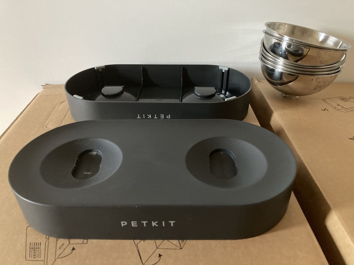 Petkit Futter: 2x Petkit Futterstation mit Edelstahlschalen – Gebraucht aus Urtenen - Schönbühl von vtr_l4nd 3