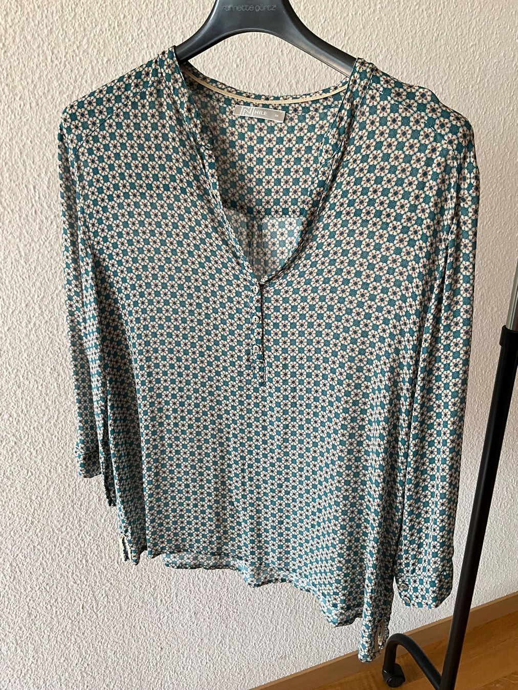 Nile Blusen: Bluse NILE Gr. M – Neu (gemäss Beschreibung) aus Muri b. Bern von VmuriV