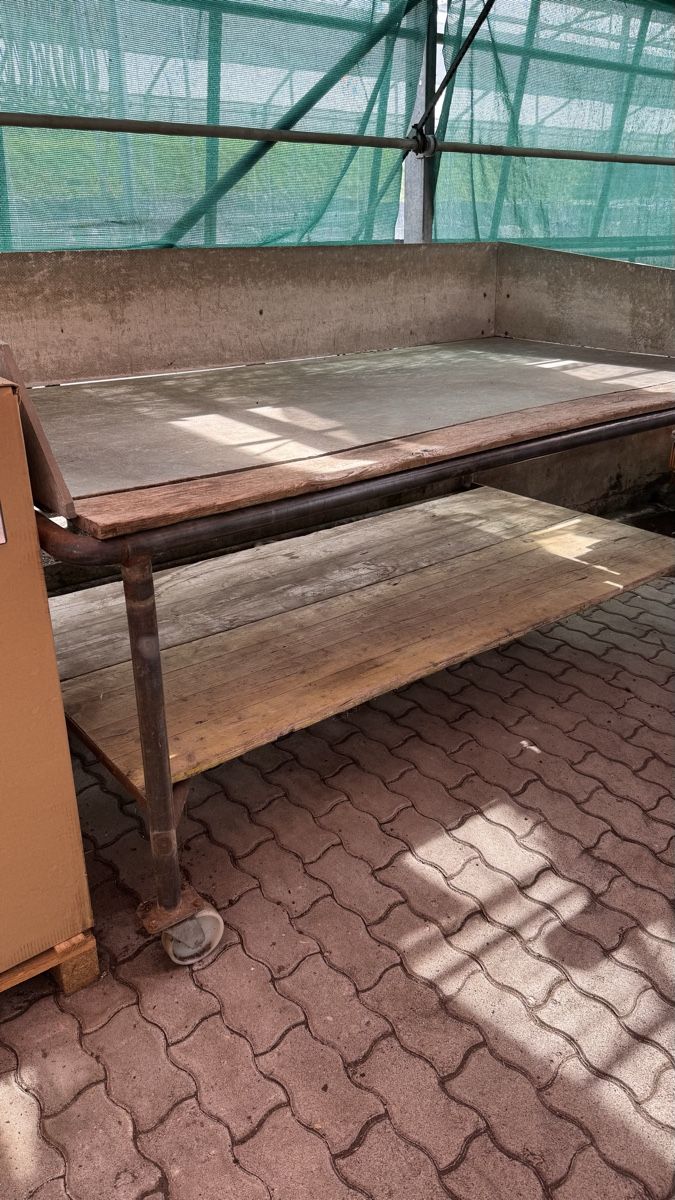 Tavoli: Topftisch mit rollen, ideal für Gärtner – Usato da Pfäffikon zh venduto da Jiim7 2