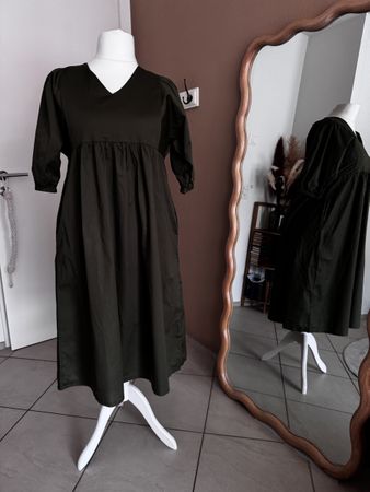 Kleid olivgrün, Gr. L