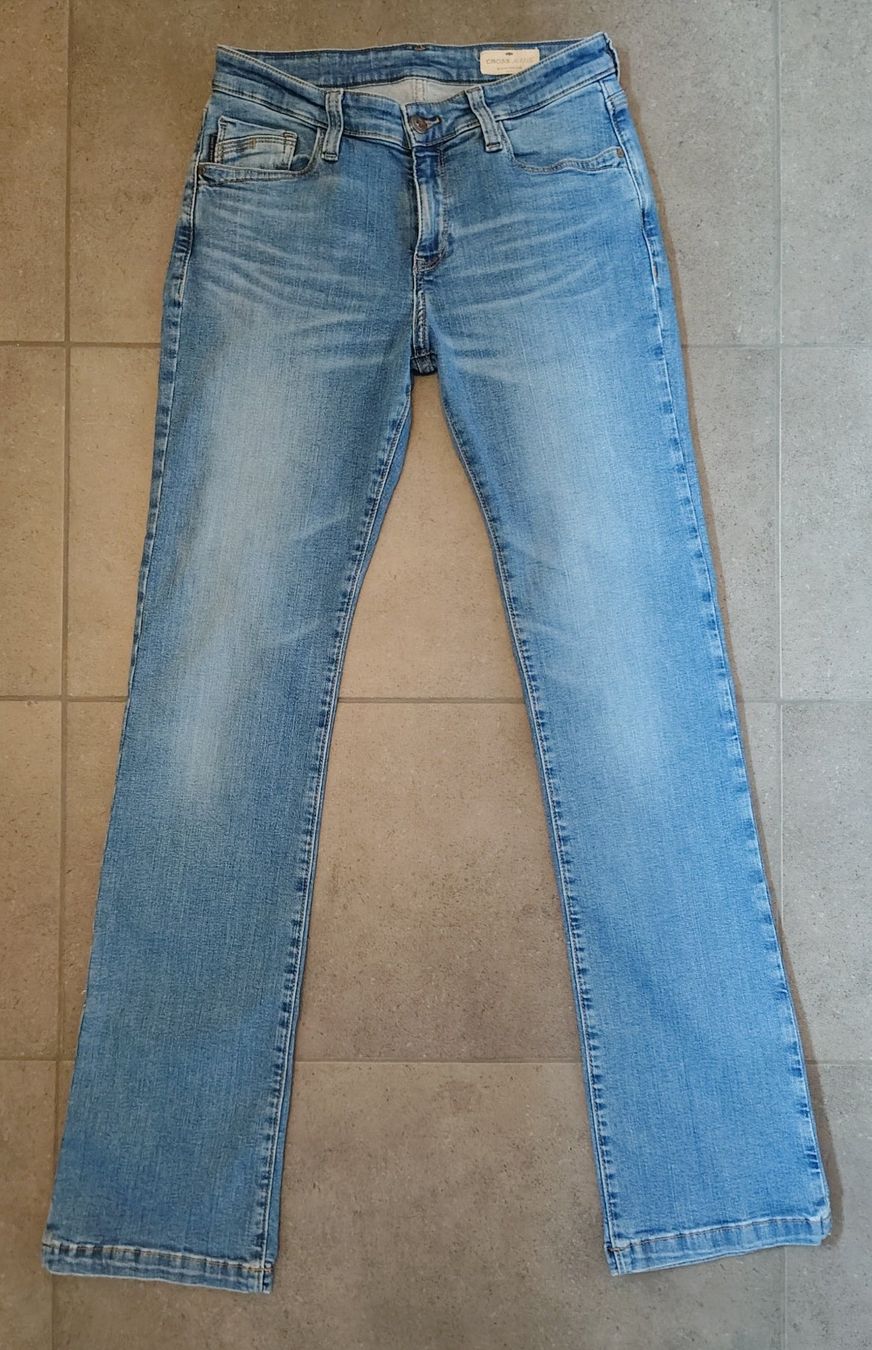 Jeans: Cross Jeans Lauren Bootcut 27/32 – Usato da Schliern b. Köniz venduto da Schnumy