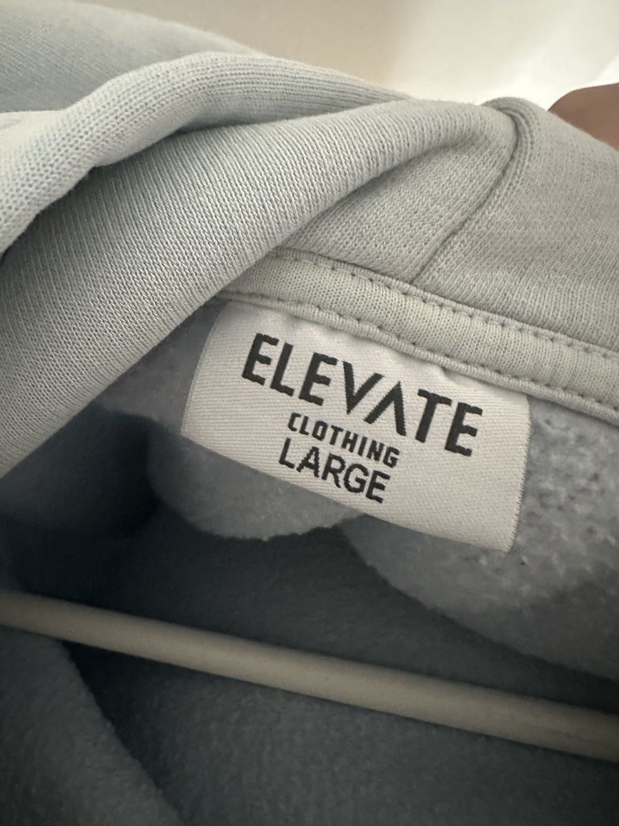 Pullover & Sweatshirts: Hoodie Elevate Grösse L – Gebraucht aus Arboldswil von mat_xyx5 2