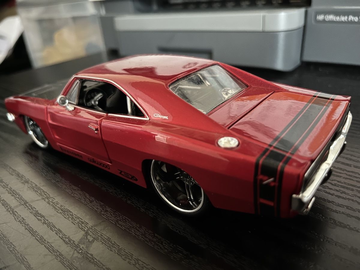 Dodge Modellini d'auto: Dodge Charger R/T.   1:24 – Usato da Rümlang venduto da Papamoll4 1