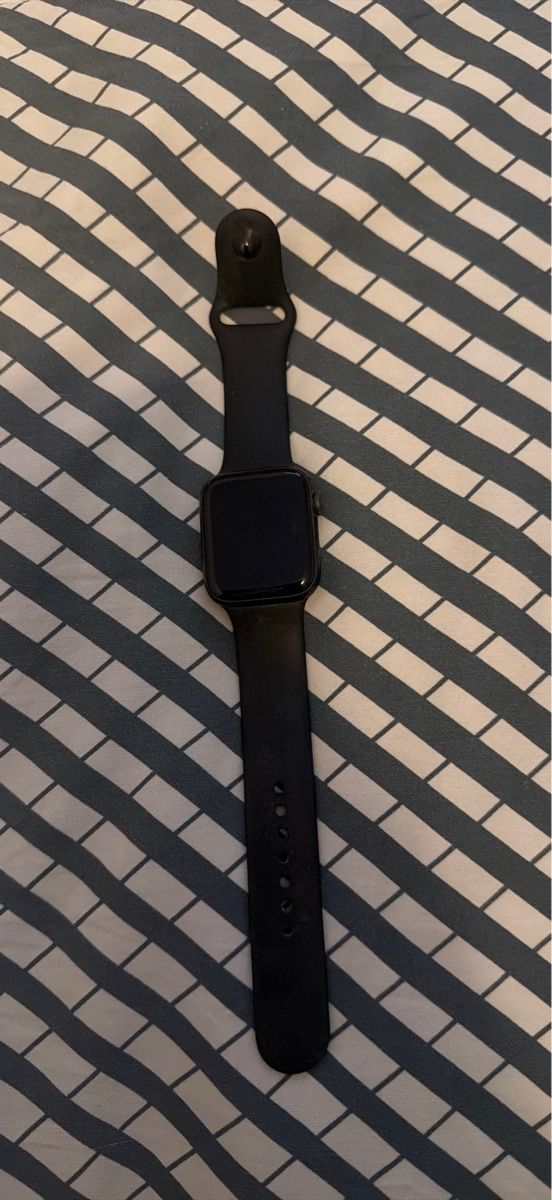 Apple Smartwatch: Apple Watch Serie 5 – D'occasion à Basel par azb_tb6b 1