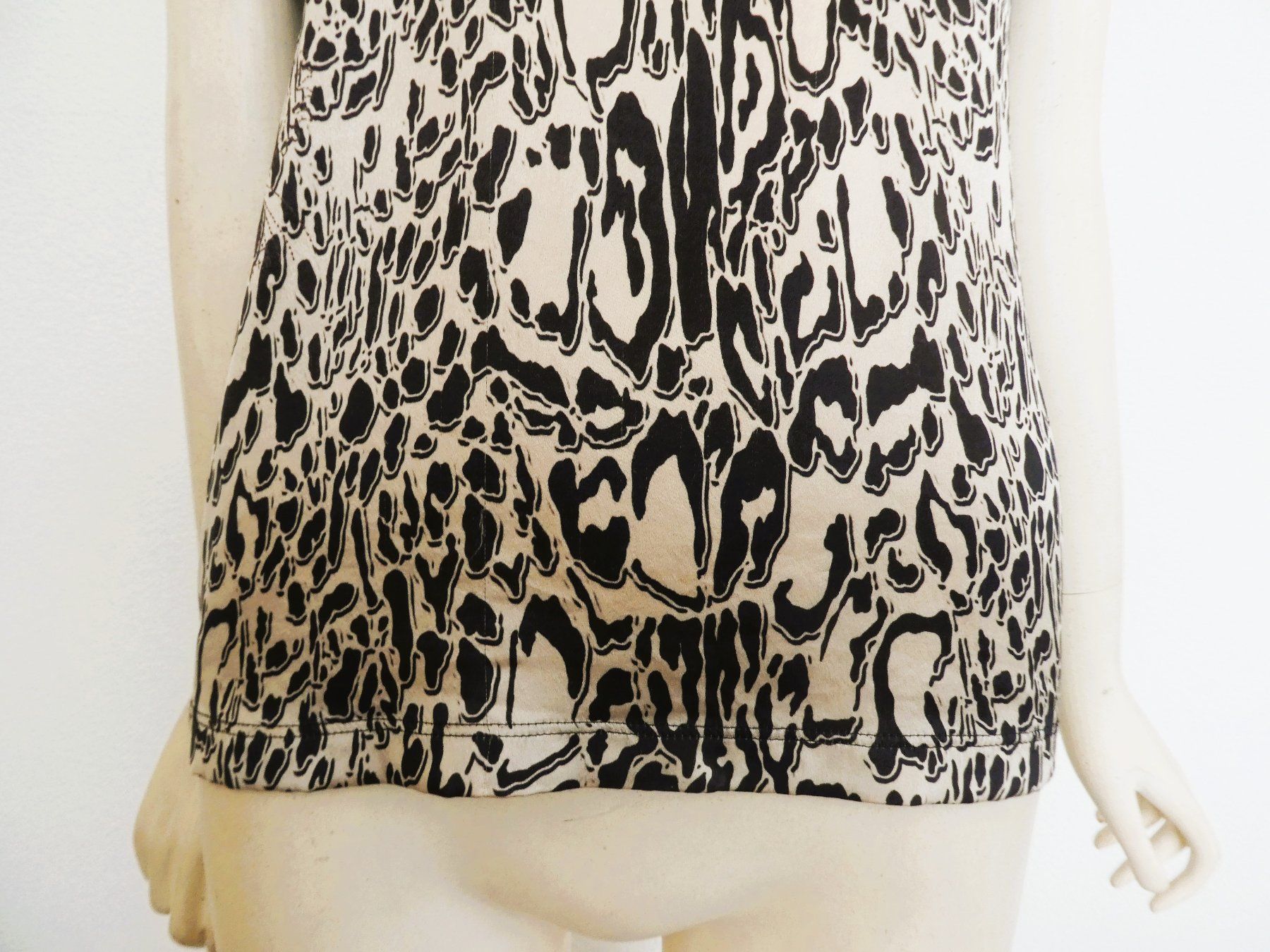 Marc Cain T-shirt: MARCCAIN Shirt Top Front Seide, N4/40 – Usato da Berneck venduto da chouchou1415 2