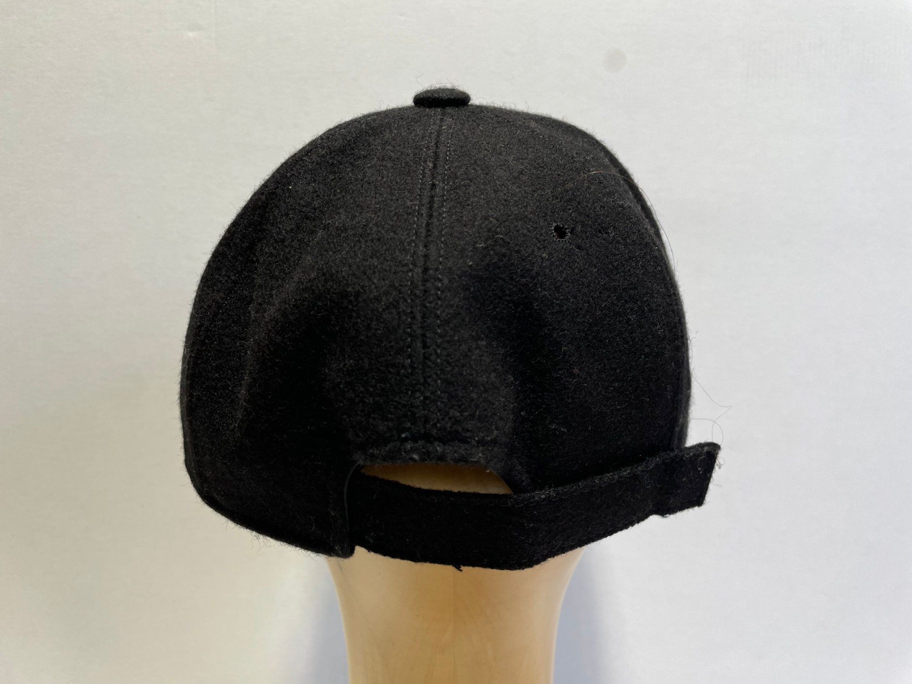Copricapi, berretti & cappellini: Vintage Y2K Cap Wool Olympic Museum Lausanne – Usato da Zürich venduto da le_souk 2