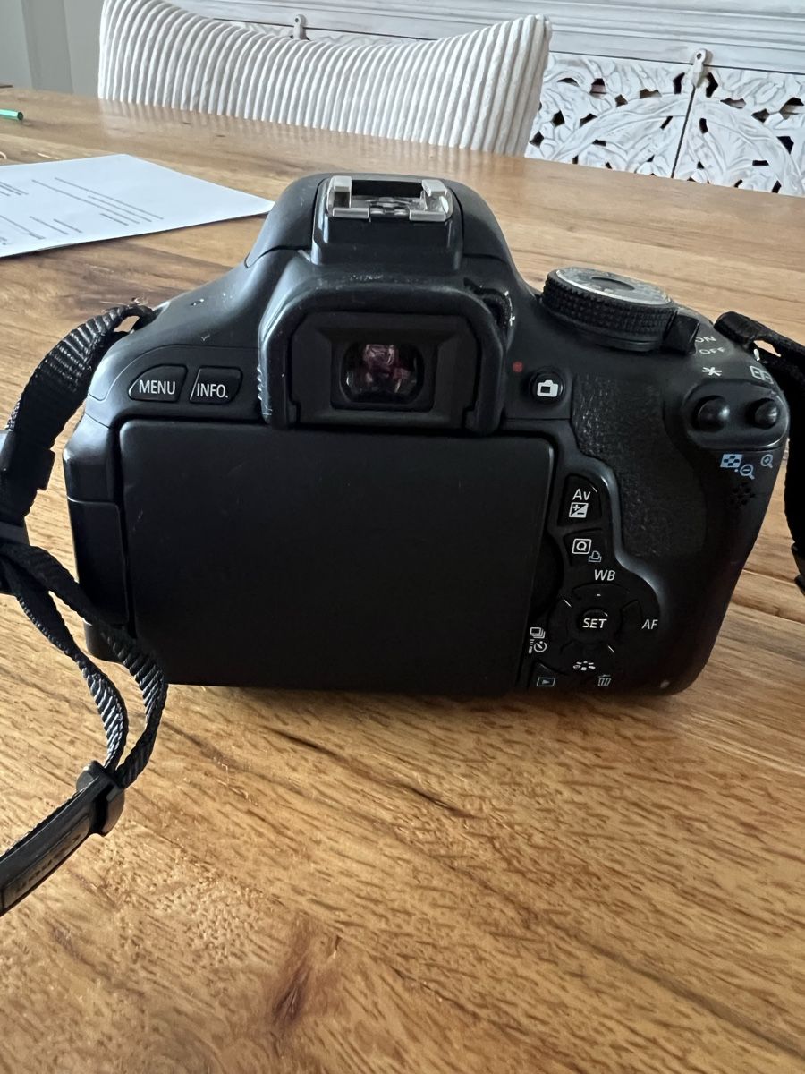 Canon Fotocamera: Spiegelreflexkamera Canon EOS 600D mit 18-55mm Objektiv – Usato da Ennetbürgen venduto da nat_8vld 5