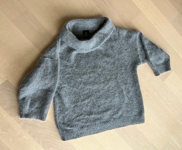 Madeleine Pulls & Sweat-shirts: Pullover Gr. 36/38 mit Mohair, Madeleine, grau – D'occasion à Brugg AG par Hellviolett
