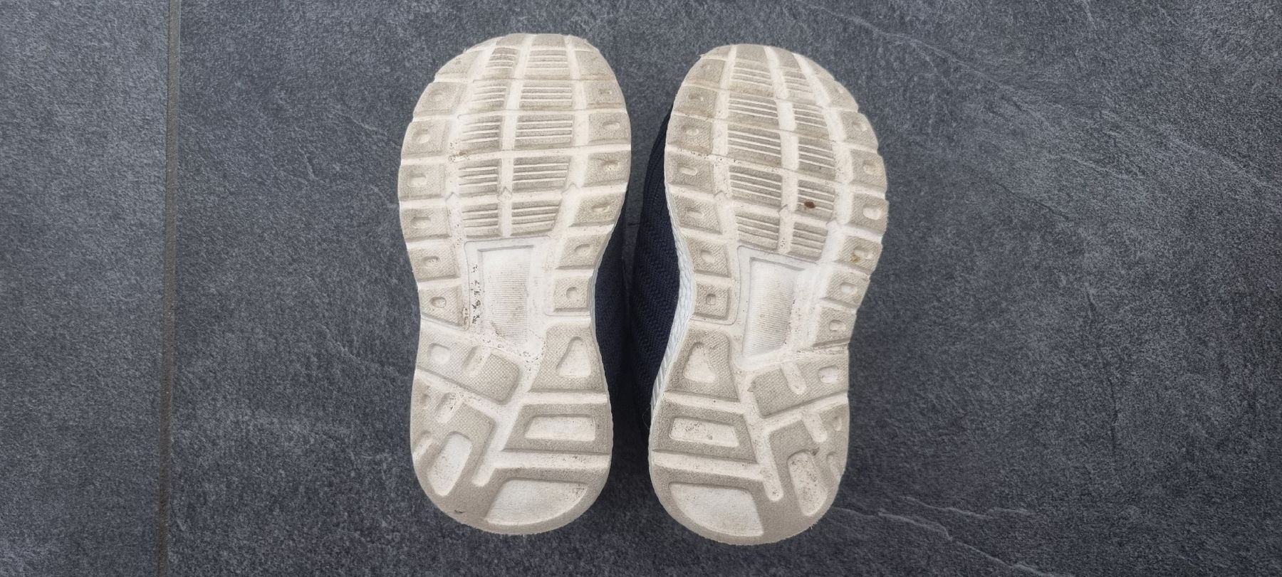 Scarpe per ragazzi: Sneaker Grösse 23 – Usato da Birmensdorf ZH venduto da borstenking 3