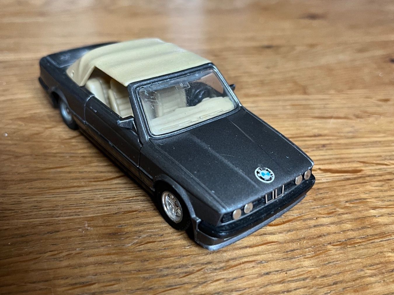 BMW Modellautos: Modellauto BMW 325i 1:37 – Gebraucht aus Muttenz von Bhuebi 1