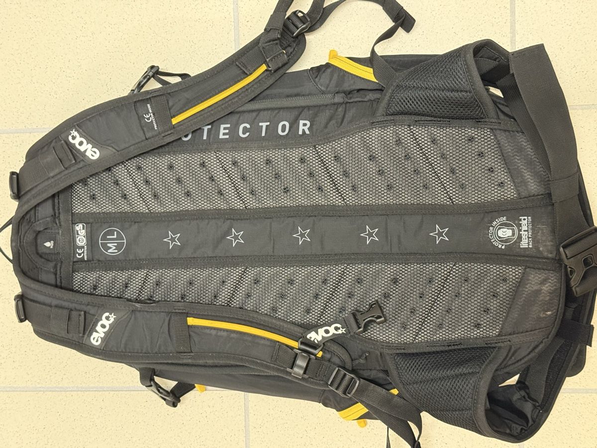 Evoc Zaini: Evoc FR Trail Blackline 20 Backpack Protector Yellow Black M – Usato da Coldrerio venduto da Crivelli 1