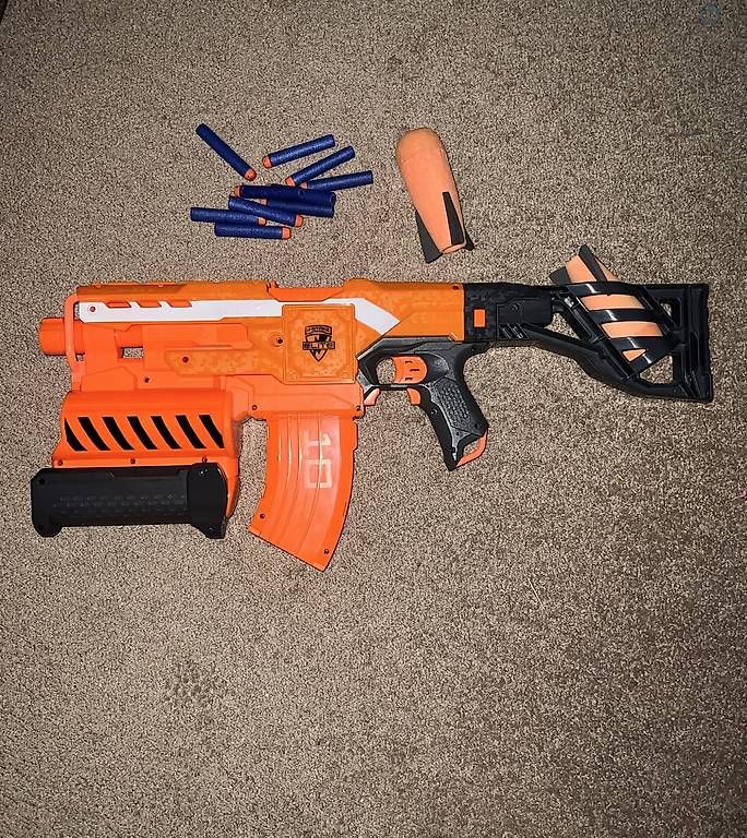 Nerf Giocattoli: Nerf N-Strike Elite – Usato da Romanshorn venduto da vivi304