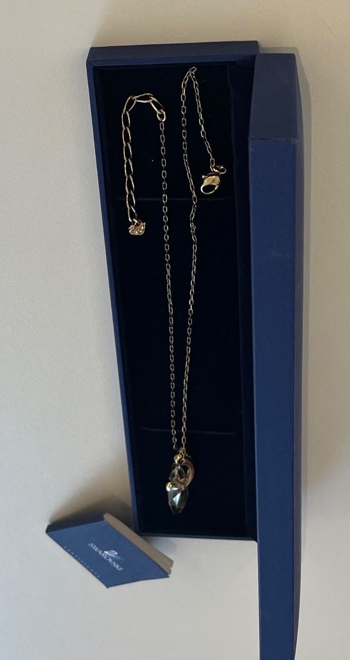 Swarovski Ketten: Swarovski Halskette mit grossem Kristall – Gebraucht aus Münchenstein von nel_57mj 3