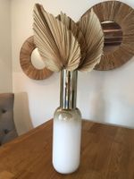 Schöne hohe Designer Vase mit Palmblättern