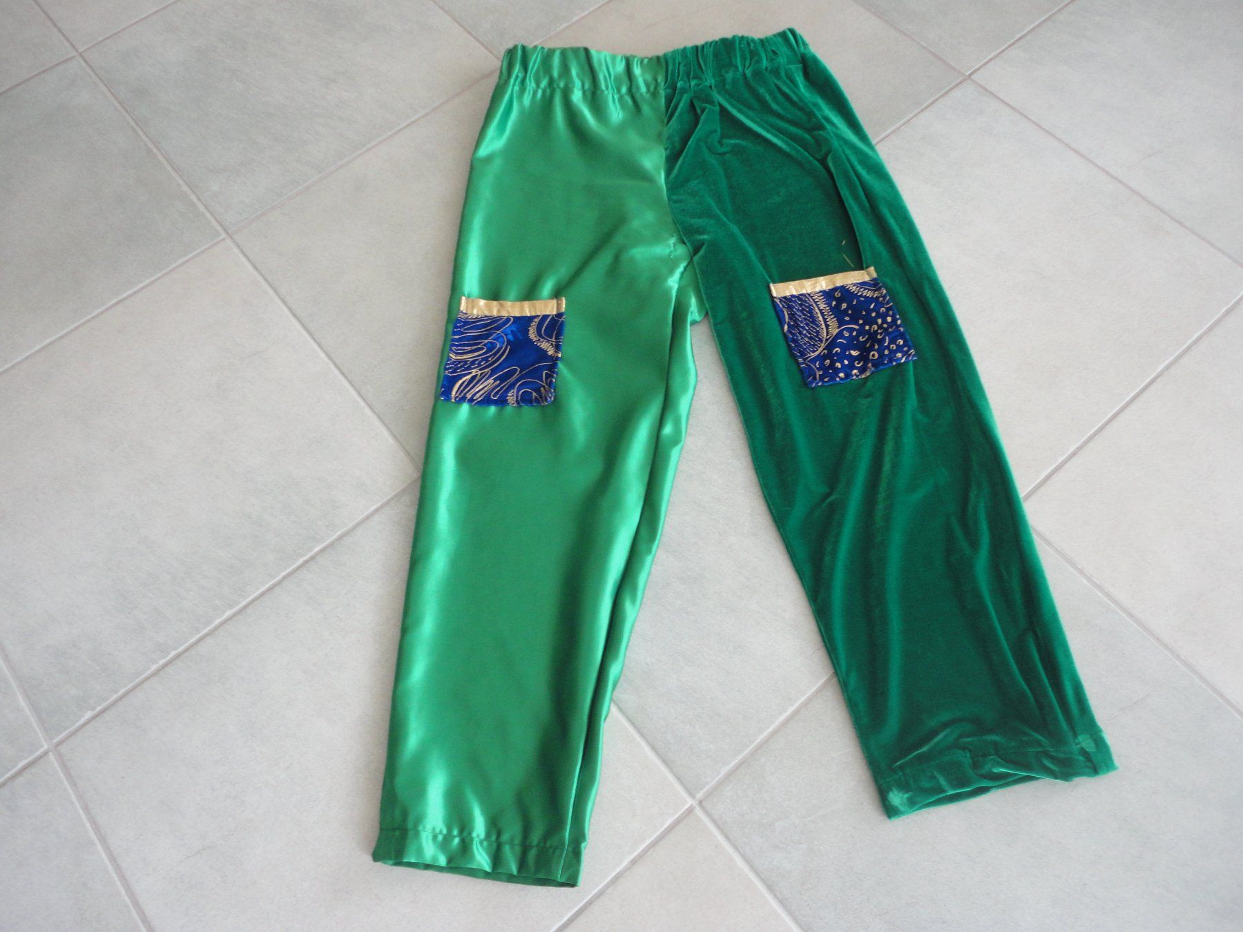 Costumi: Fasnachtsgwändli Gr. M/L – Usato da Birmensdorf ZH venduto da res_wh2b 3