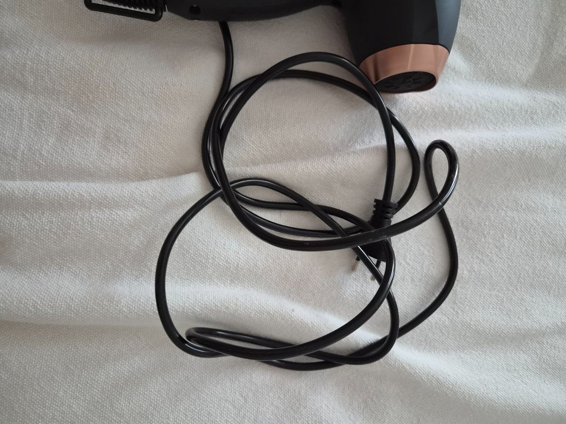 BaByliss Asciugacapelli: Sèche cheveux Babyliss neuf avec diffuseur – Nuovo (secondo la descrizione) da Lausanne venduto da leroyaumedereven 2