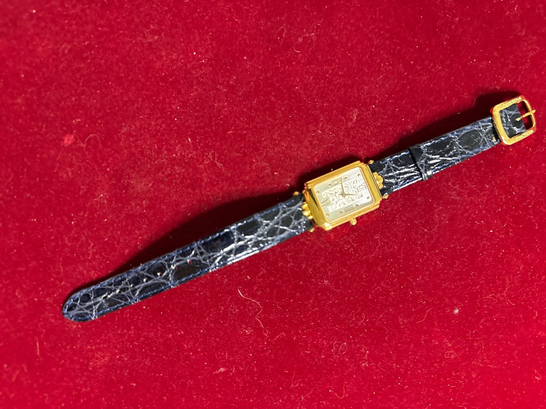 Balmain Uhren: Balmain Tank Quarz 21 mm – Gebraucht aus Pfeffingen von Allhandelklgwatches 2