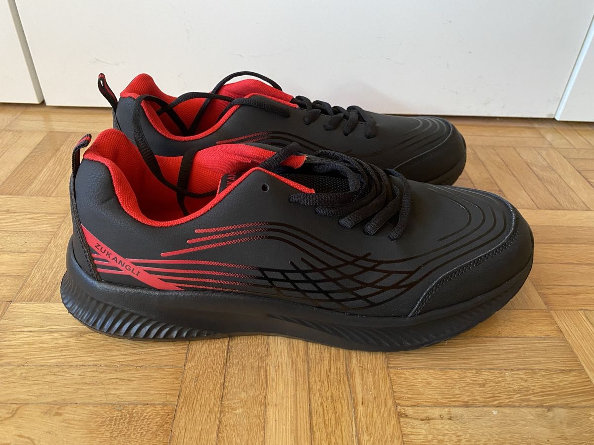 Scarpe da uomo: Turnschuhe - Neu - Grösse 44 – Nuovo (secondo la descrizione) da Tecknau venduto da Otacon0
