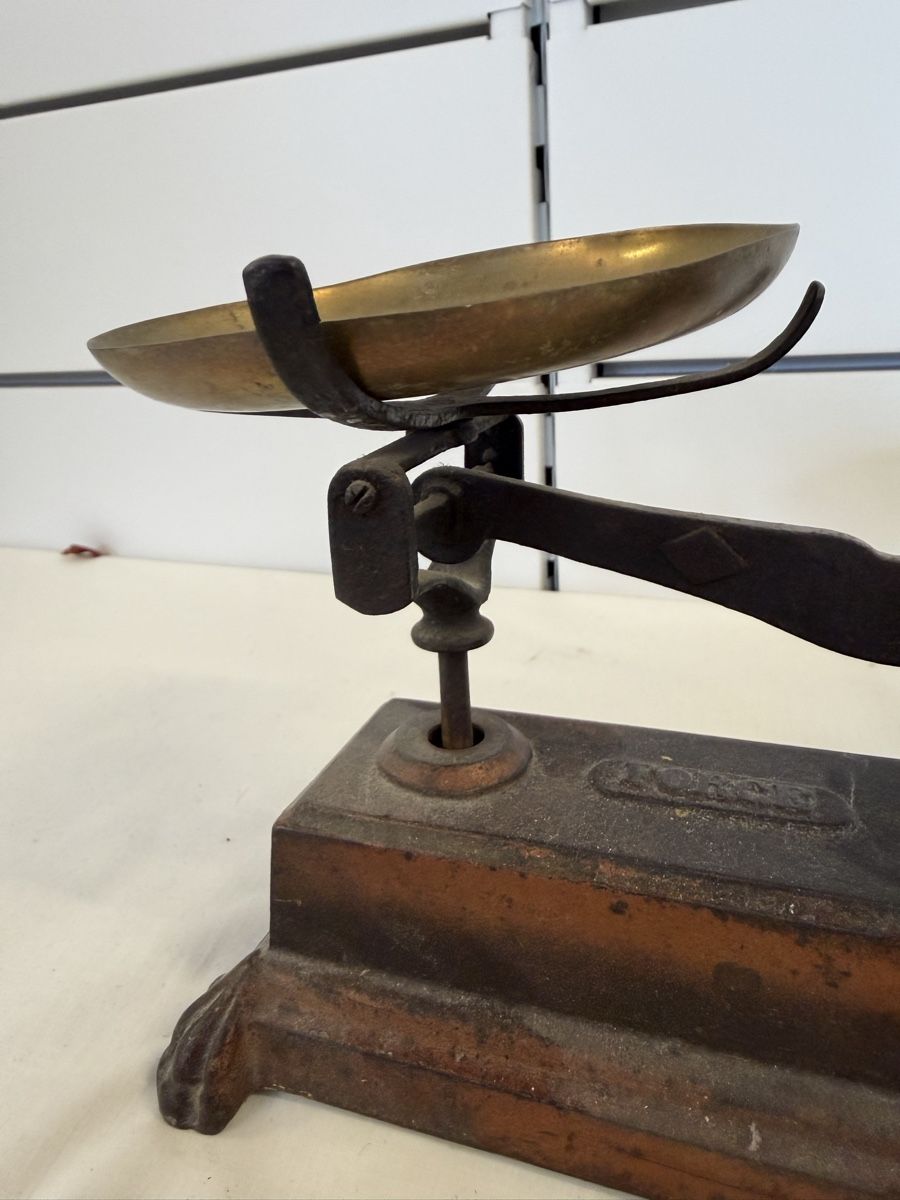 Bilance e pesi: Balance ancienne en laiton et fer  – Usato da montreux venduto da Always-Good 3