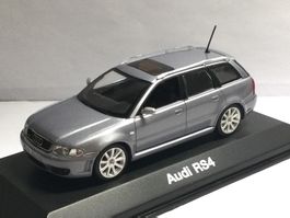 Minichamps 1:43 Audi RS4 Silver 2000
