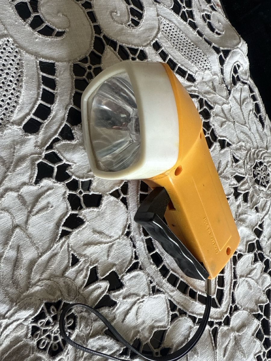 Lampes: Dinamotaschenlampe – D'occasion à Horriwil par Carrera68 3