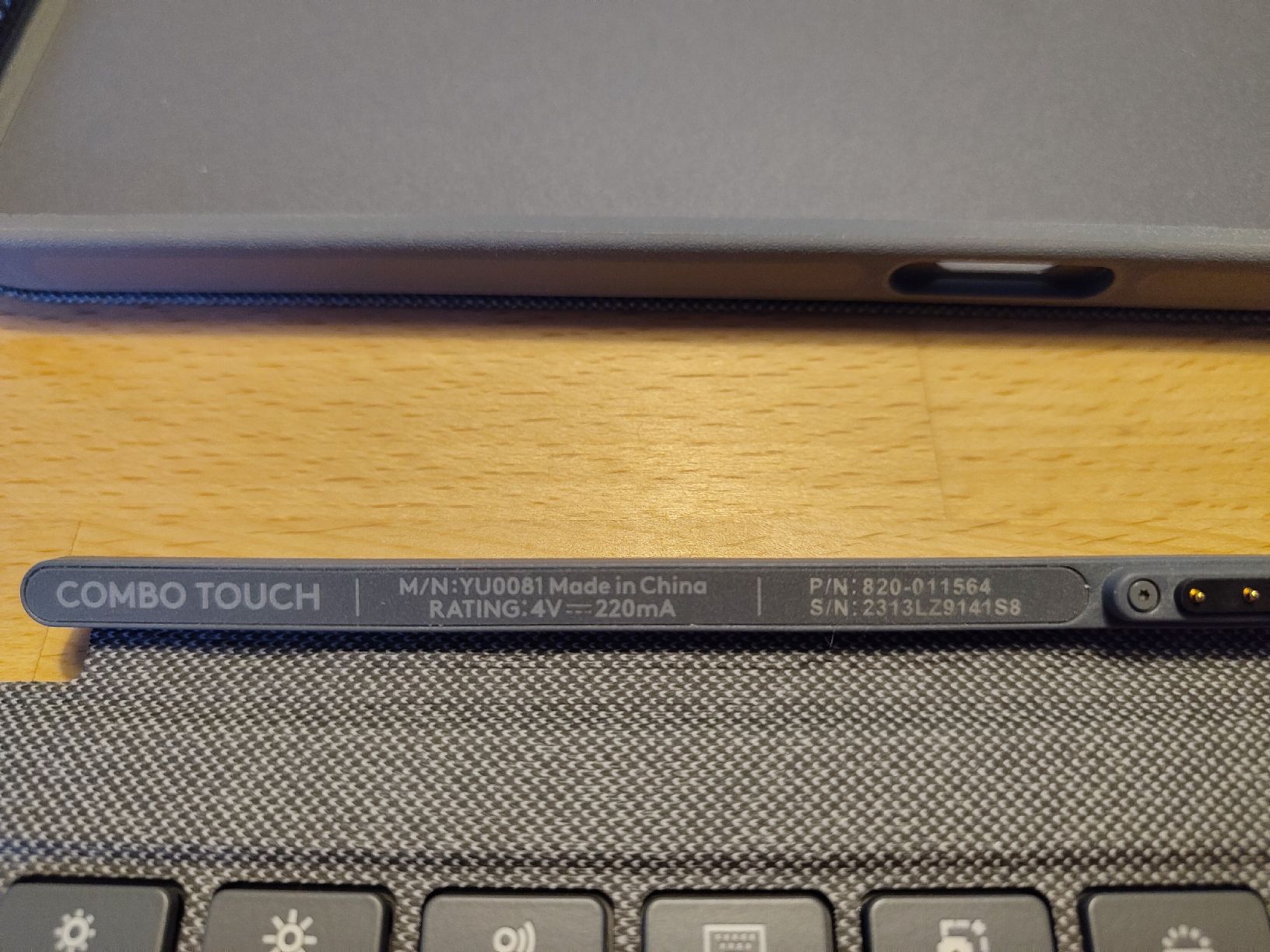 Logitech Tastiere: Logitech iPad 10 Hülle Tastatur Combo Touch – Usato da Basel venduto da pau_t7z2 4