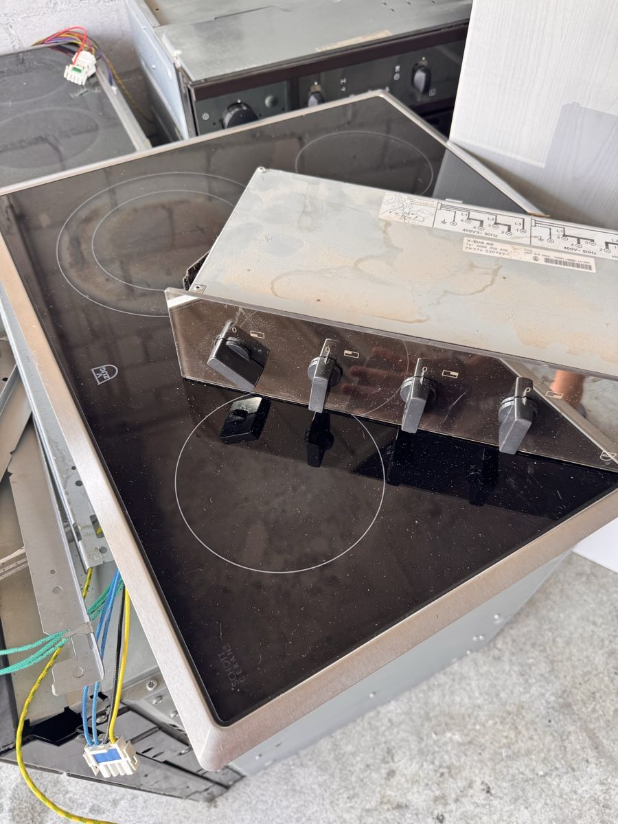 Cucine: V Zug Glaskeramik Kochherd – Usato da Horw venduto da dancav