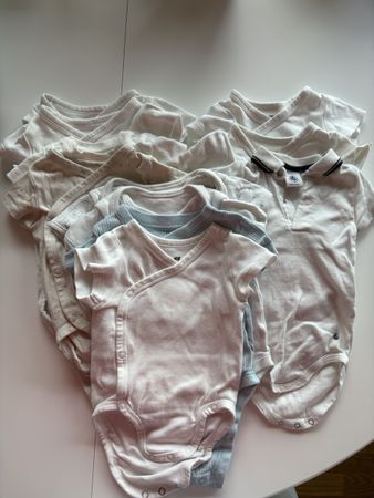 Baby Bodysuit Bundle: Sizes Vary, Great Condition, Spring!